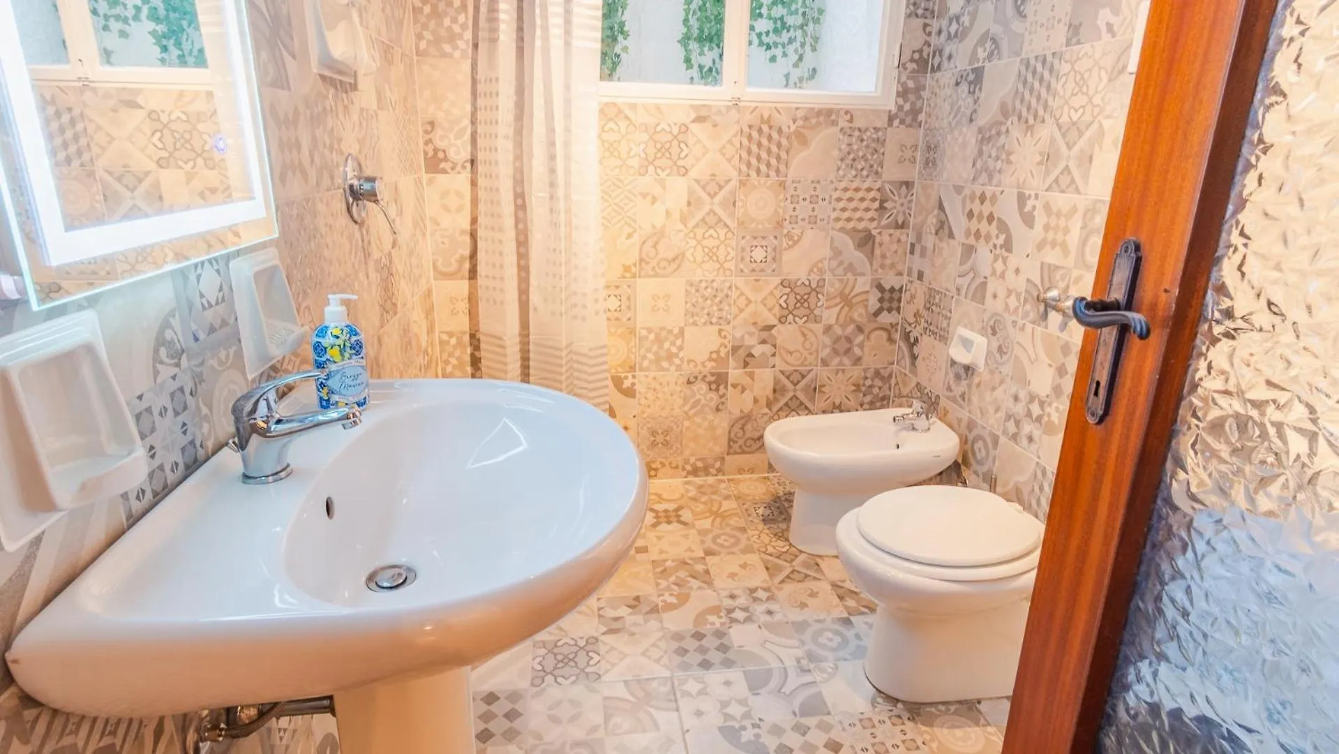 Villa Castlegrace Lake Garda - Italian Homing Padenghe sul Garda Italy