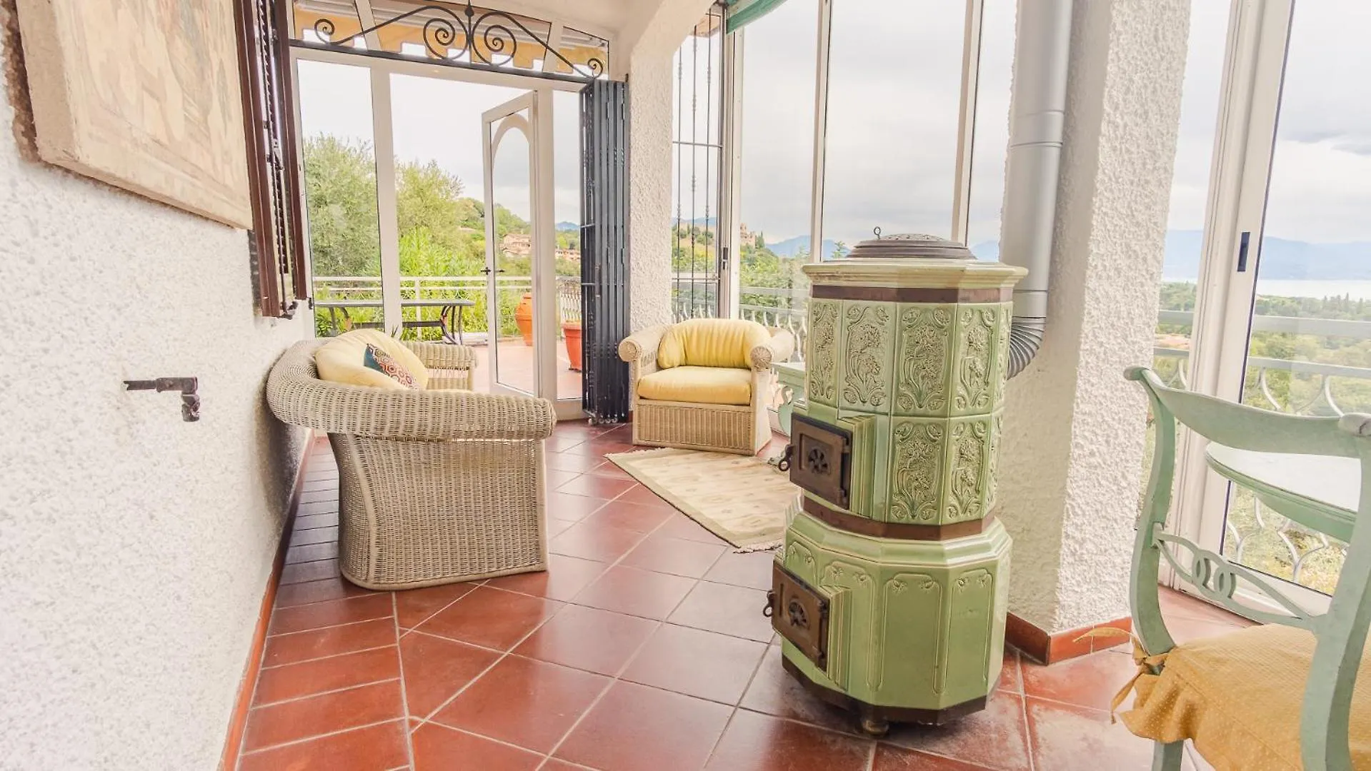Villa Castlegrace Lake Garda - Italian Homing Padenghe sul Garda Italy