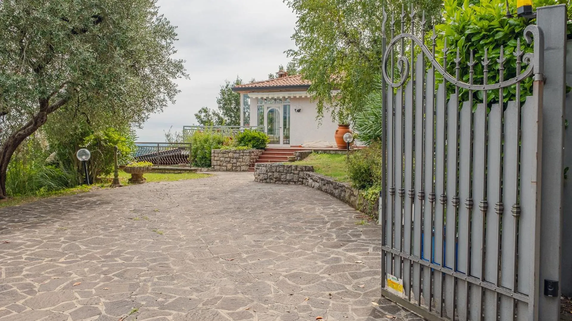 Villa Castlegrace Lake Garda - Italian Homing Padenghe sul Garda